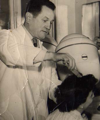 Jean Cartier, 1953 — salon Cartier Coiffure à Marseille