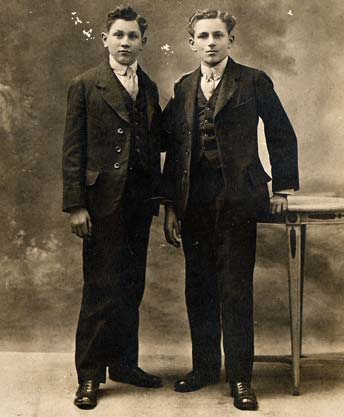 Victor et Jean Cartier, 1918 — salon Cartier Coiffure à Marseille